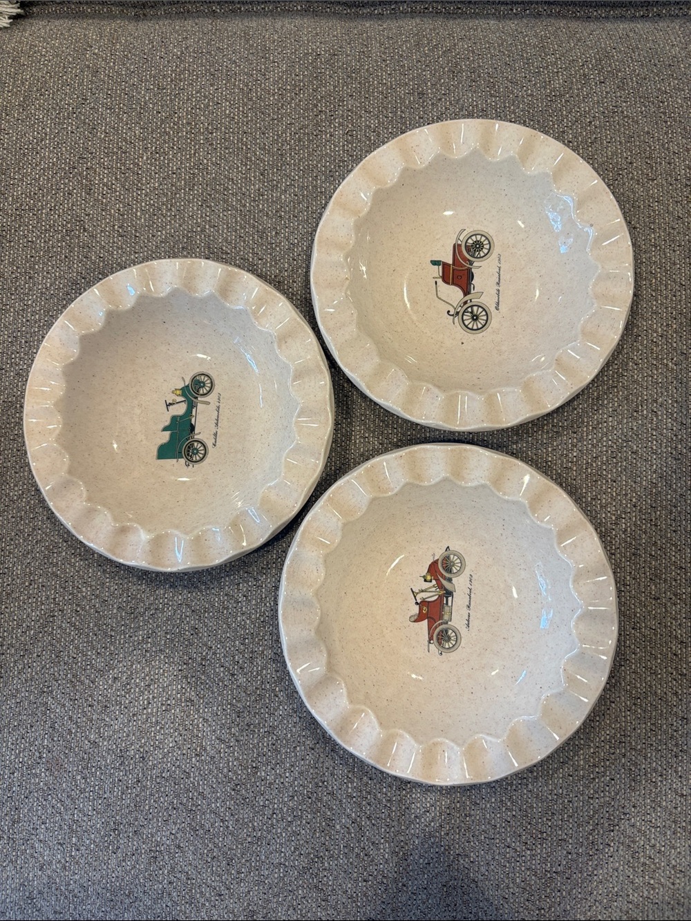 Vintage Style Cream Ceramic Bowls ash trays with Classic Car Motif - Set of 3